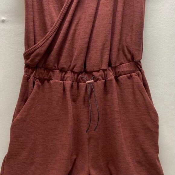 Old Navy Active Jumper Women's Small Maroon Sleeveless Breathe On V-Neck Top EUC - Picture 3 of 10